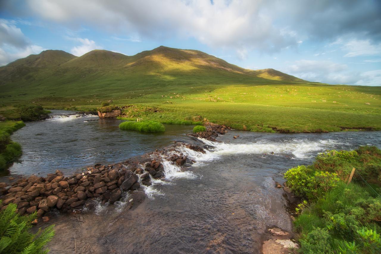 Wild Atlantic Hostel Leenaun Exterior photo