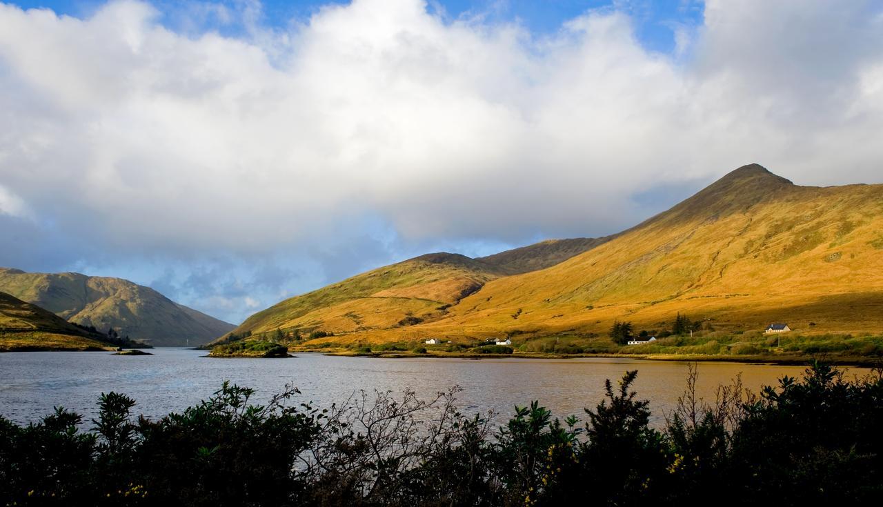 Wild Atlantic Hostel Leenaun Exterior photo