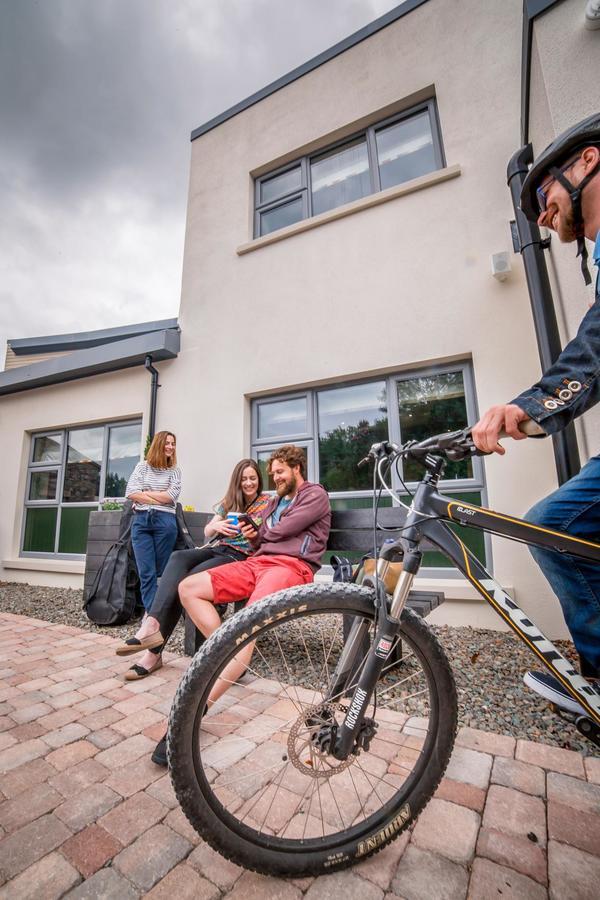 Wild Atlantic Hostel Leenaun Exterior photo